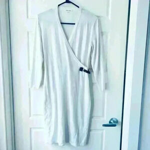 CALVIN KLEIN WHITE CREPE KNIT  WRAP AROUND DRESS SIZE SMALL